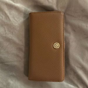 BRAND NEW WITHOUT TAGS Anne Klein Wallet Brown